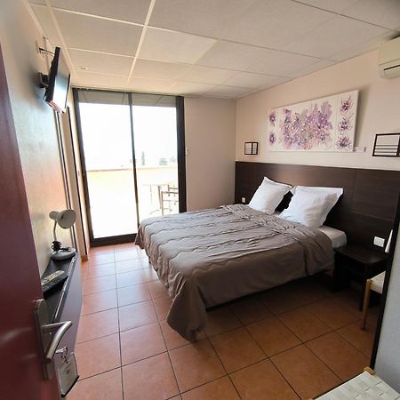 Hotel L'Hacienda Martigues Bagian luar foto