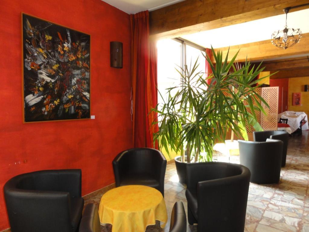 Hotel L'Hacienda Martigues Bagian luar foto