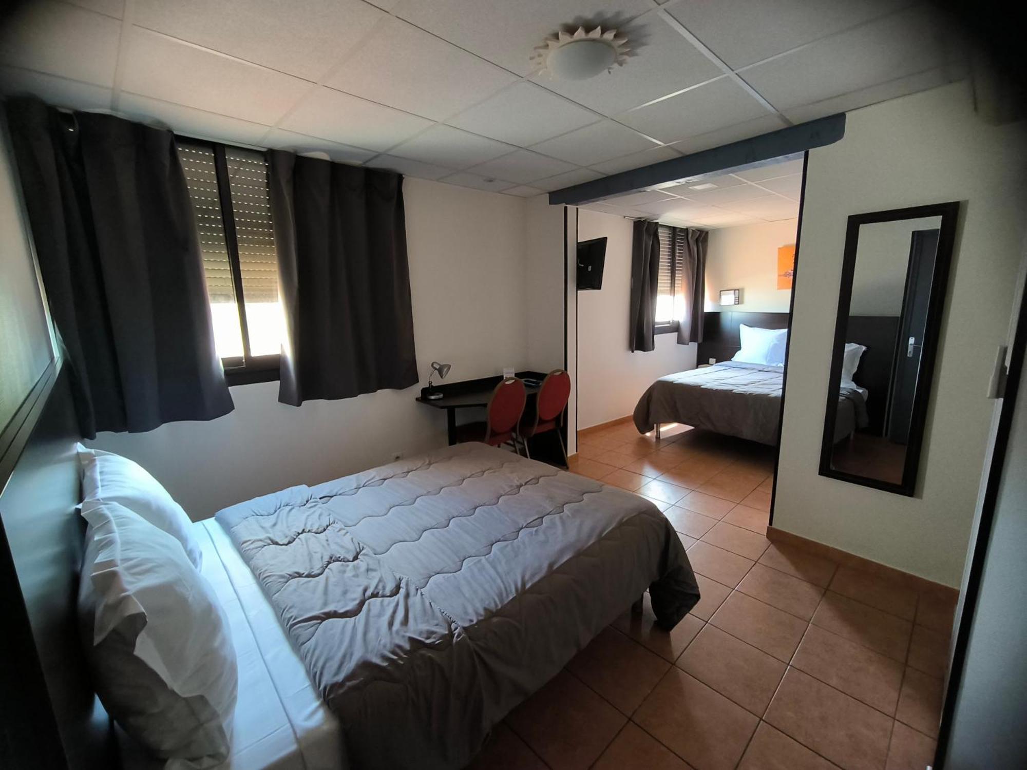 Hotel L'Hacienda Martigues Bagian luar foto