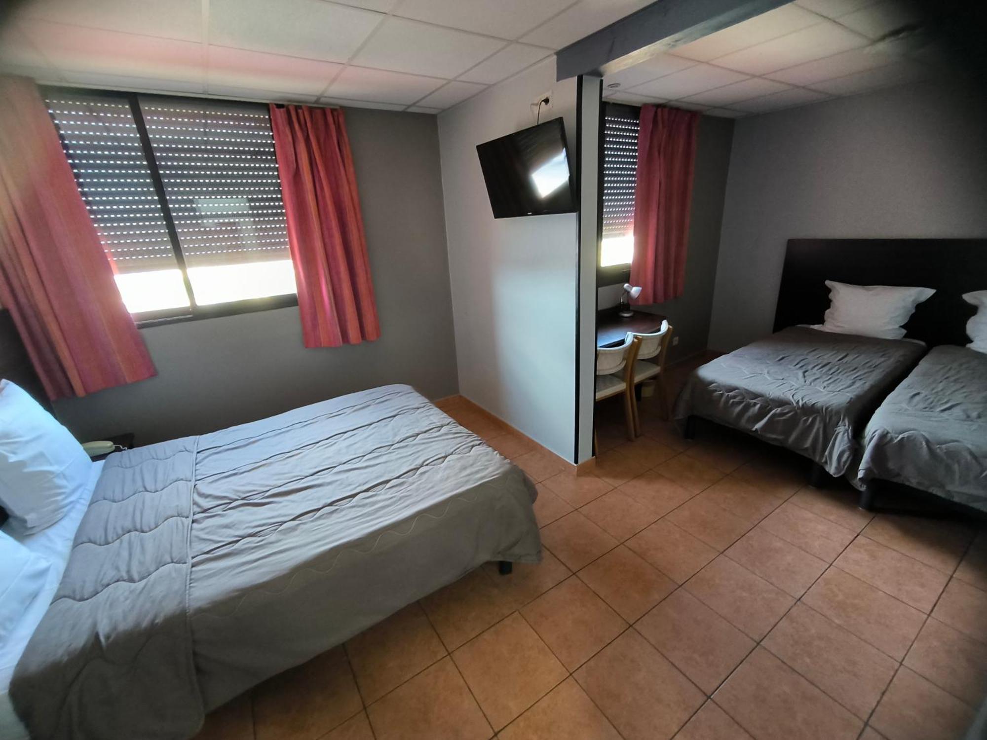 Hotel L'Hacienda Martigues Bagian luar foto