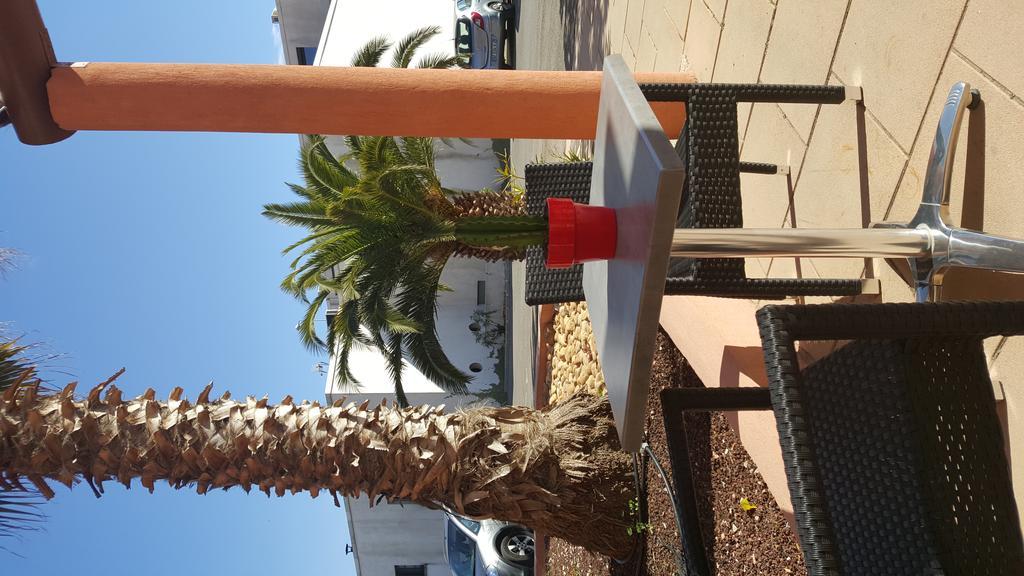 Hotel L'Hacienda Martigues Bagian luar foto