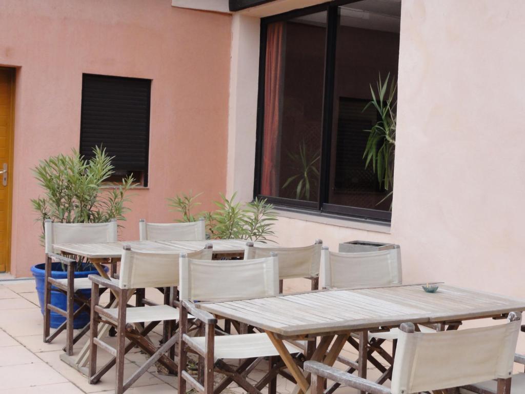 Hotel L'Hacienda Martigues Bagian luar foto