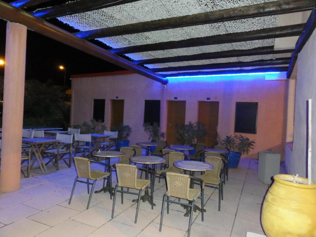 Hotel L'Hacienda Martigues Bagian luar foto