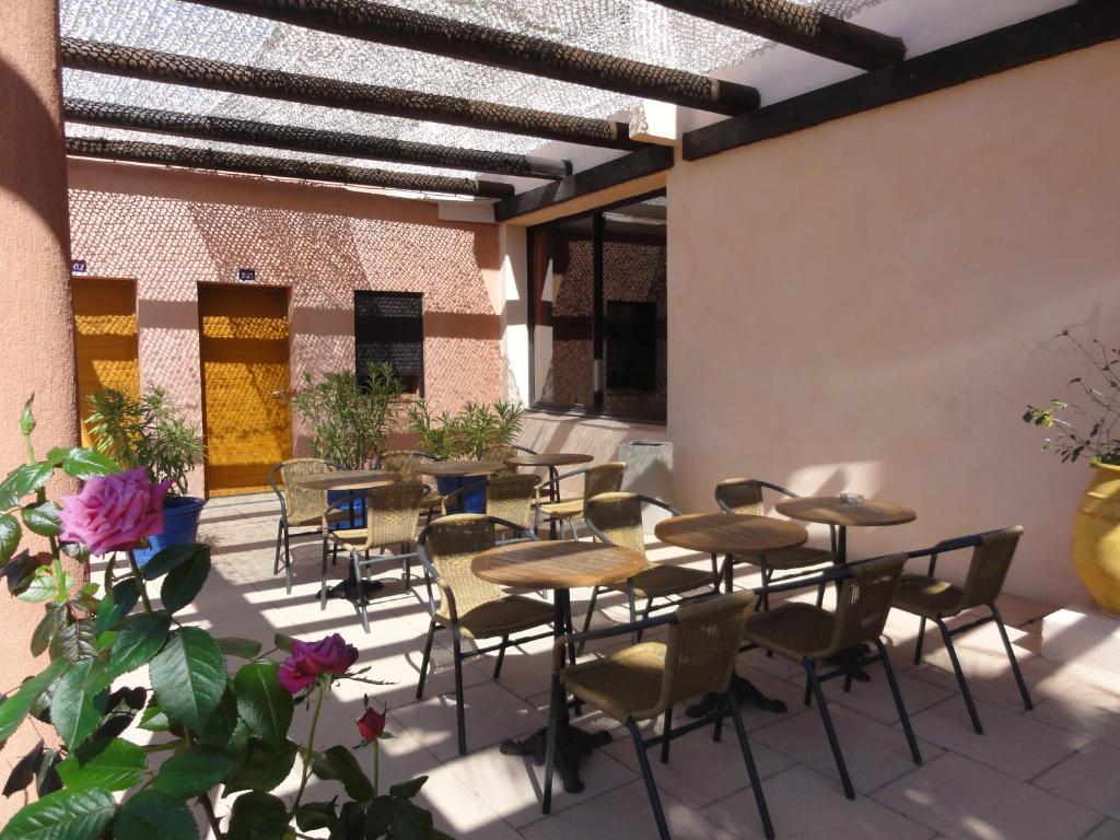 Hotel L'Hacienda Martigues Bagian luar foto