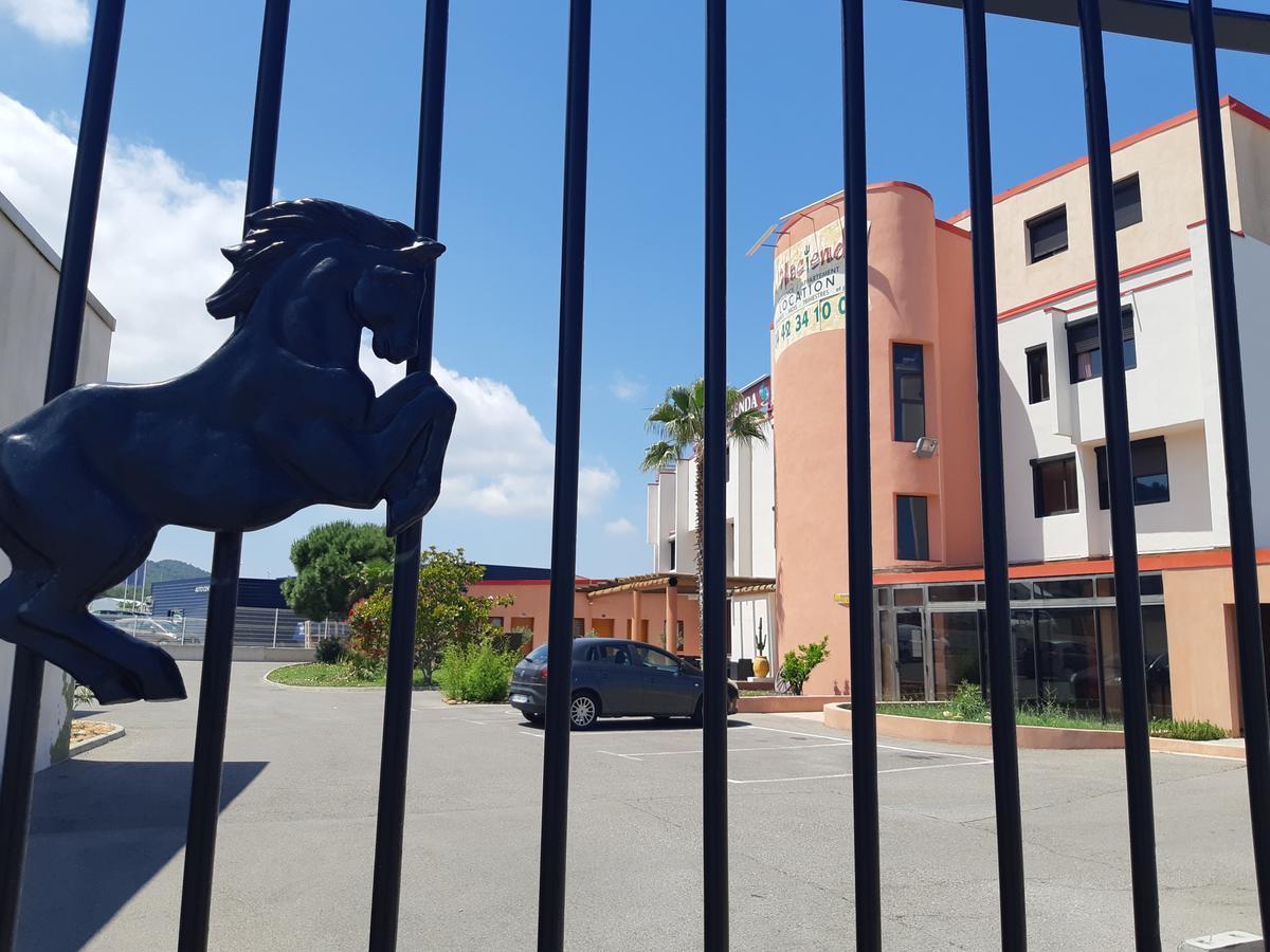 Hotel L'Hacienda Chateauneuf les Martigues Bagian luar foto