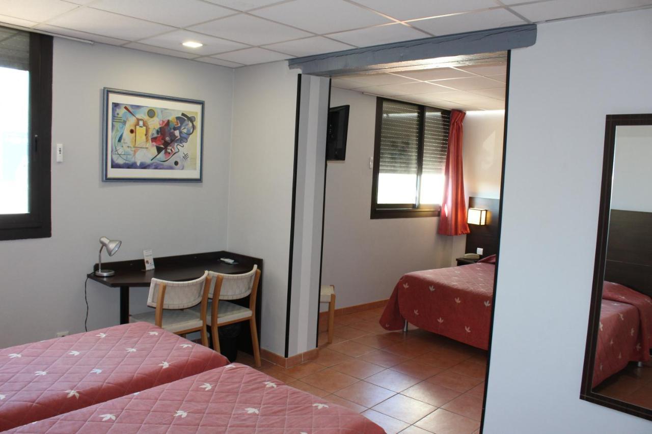 Hotel L'Hacienda Martigues Bagian luar foto